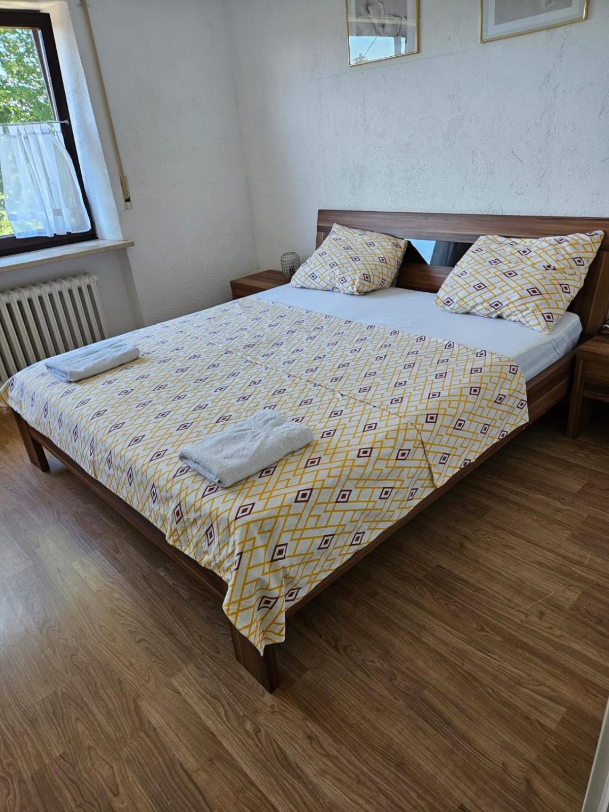 Gemuetliche Gaeste Suite Fuer Ruhige Naechte. Zentral Ichenhausen Ngoại thất bức ảnh